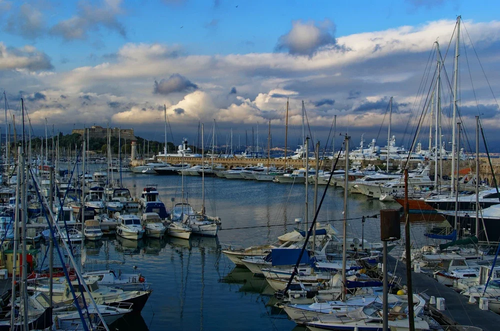 Livraison de véhicule premium à Antibes