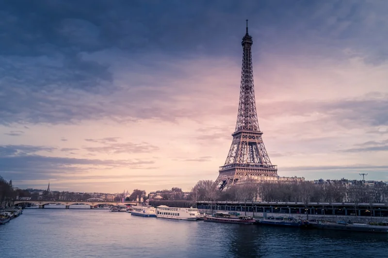 Livraison de véhicule premium à Paris